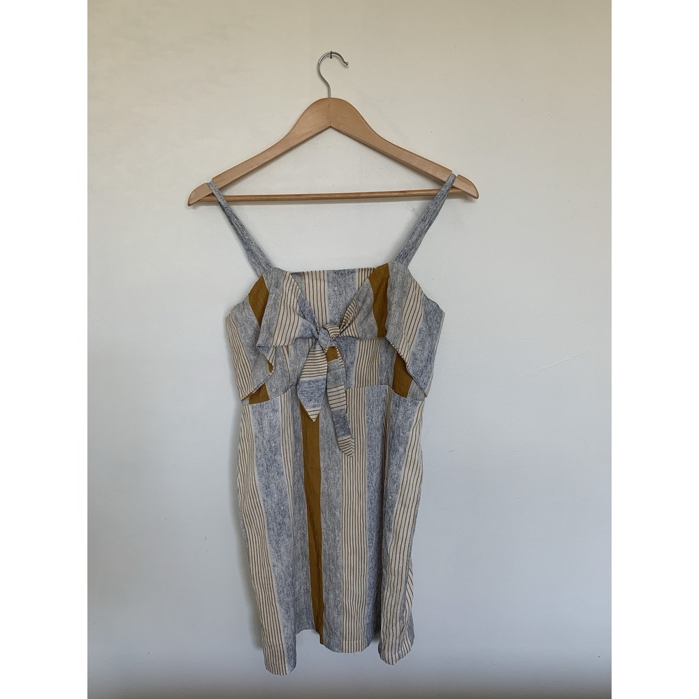 Selfie Leslie Dress Size S Spaghetti Strap Tie Front